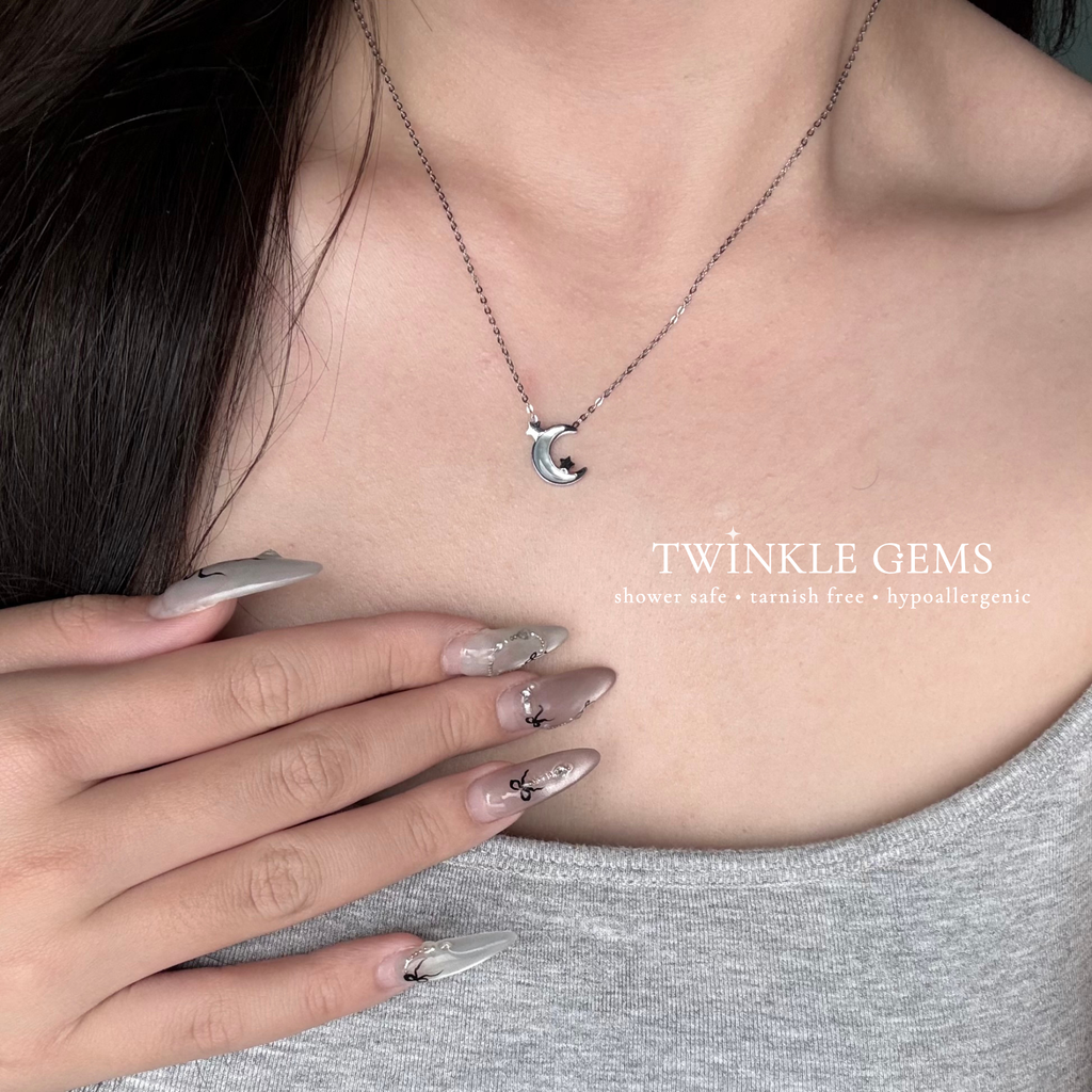 Lunara Moon White Conch Necklace