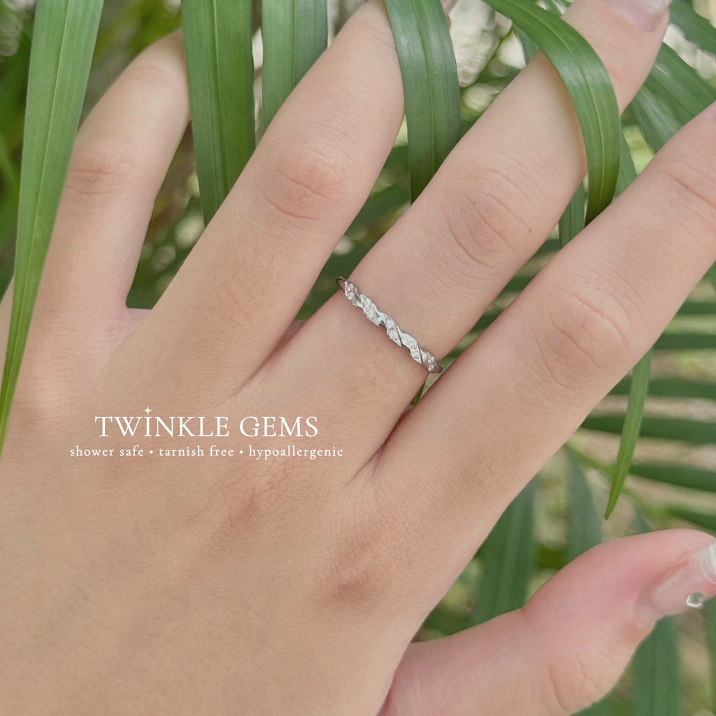 Twilight Twist Ring