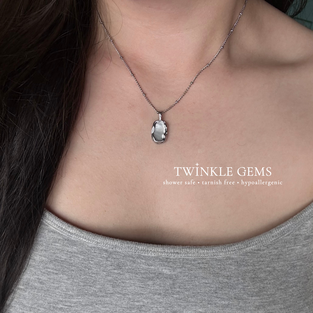 Pearl Rebel Mother of Pearl Necklace