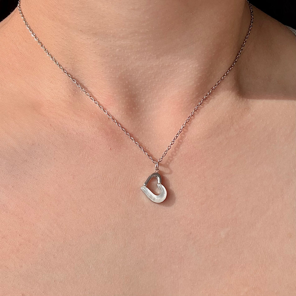 Pulse Heart White Conch necklace