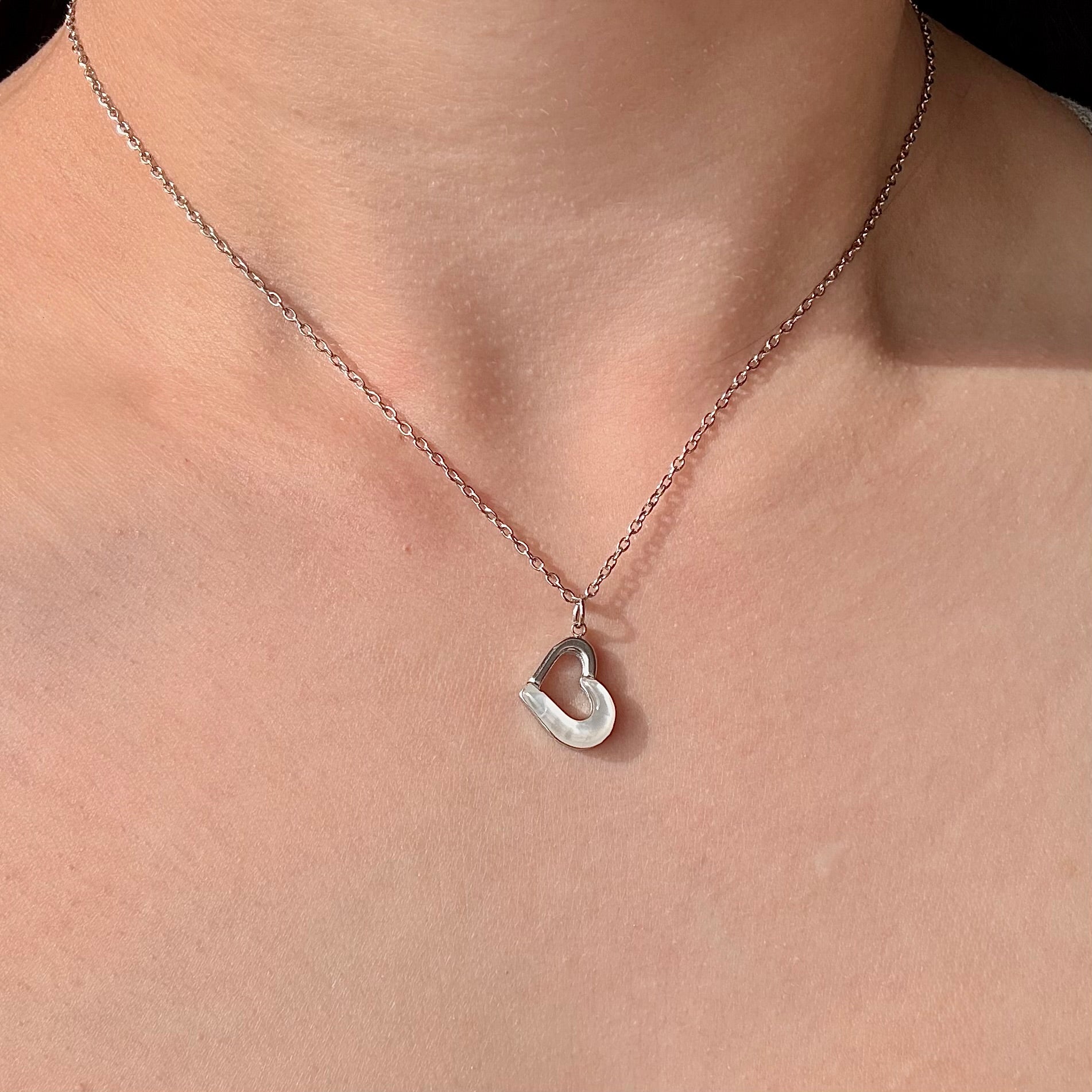 Pulse Heart White Conch necklace