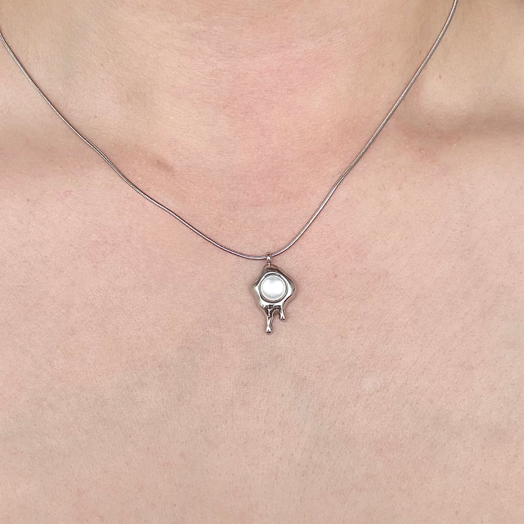 Astra Conch Shell Necklace