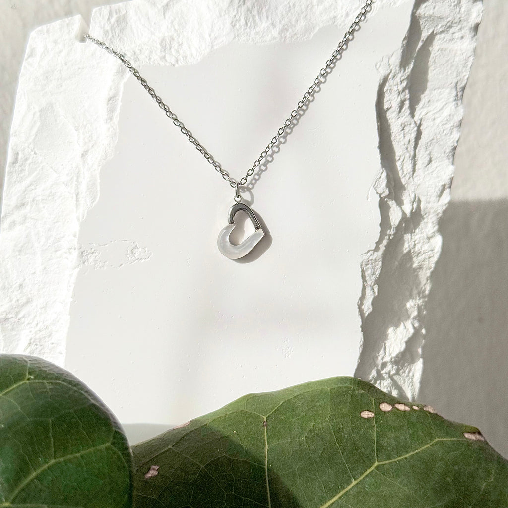 Pulse Heart White Conch necklace