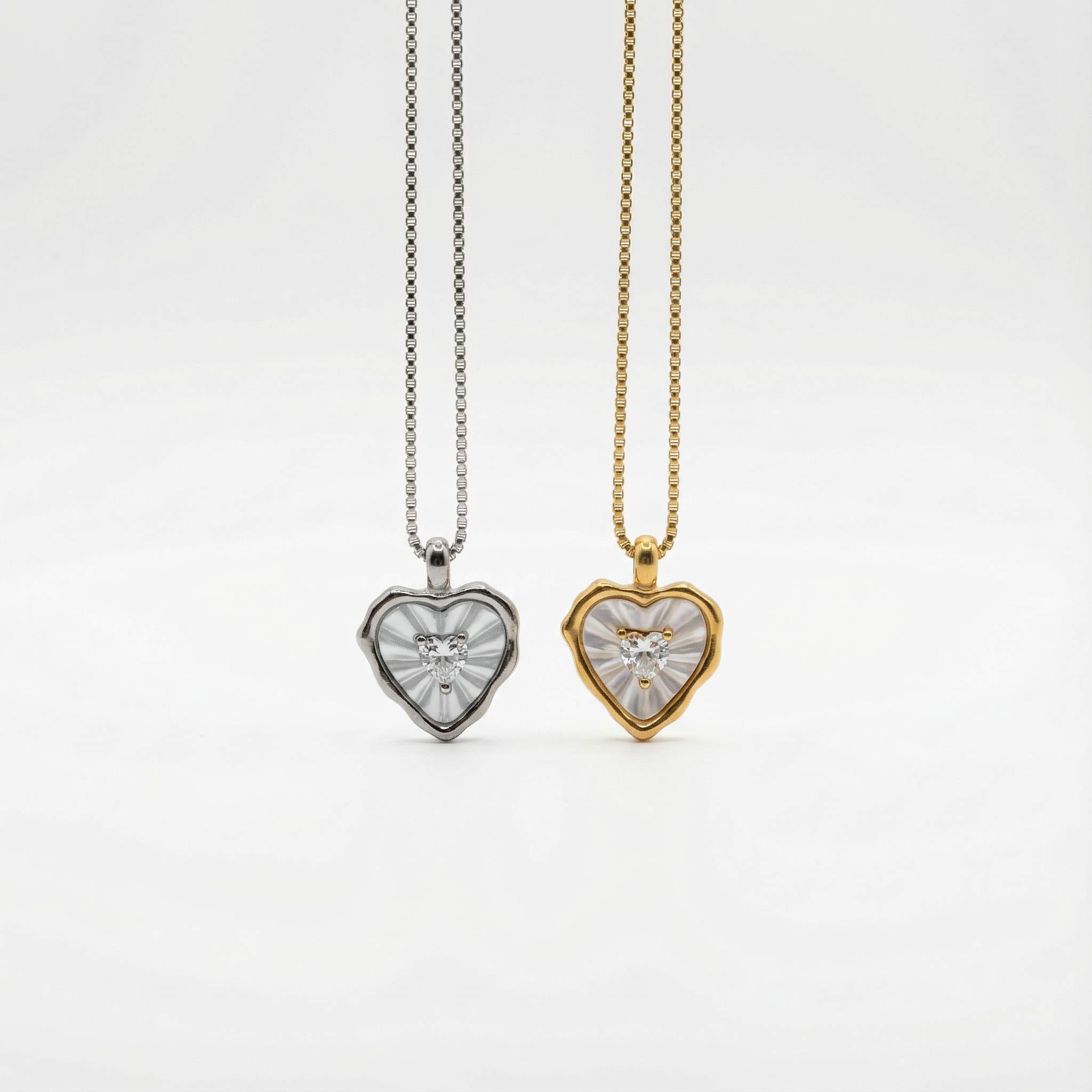 Aurora Heart White Conch Necklace