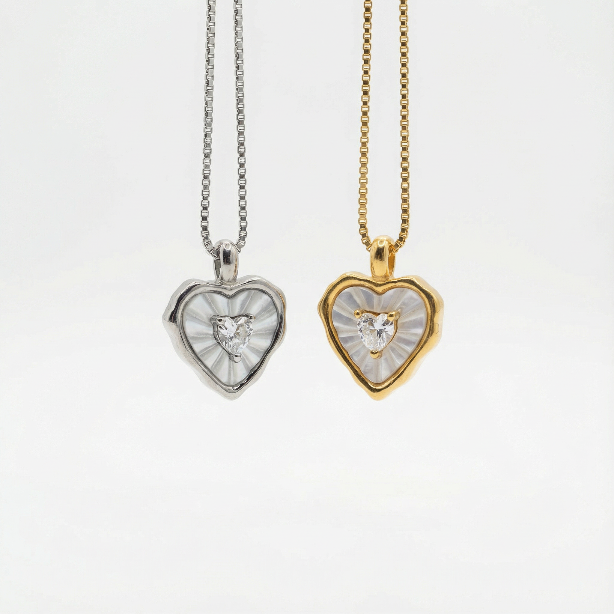 Aurora Heart White Conch Necklace