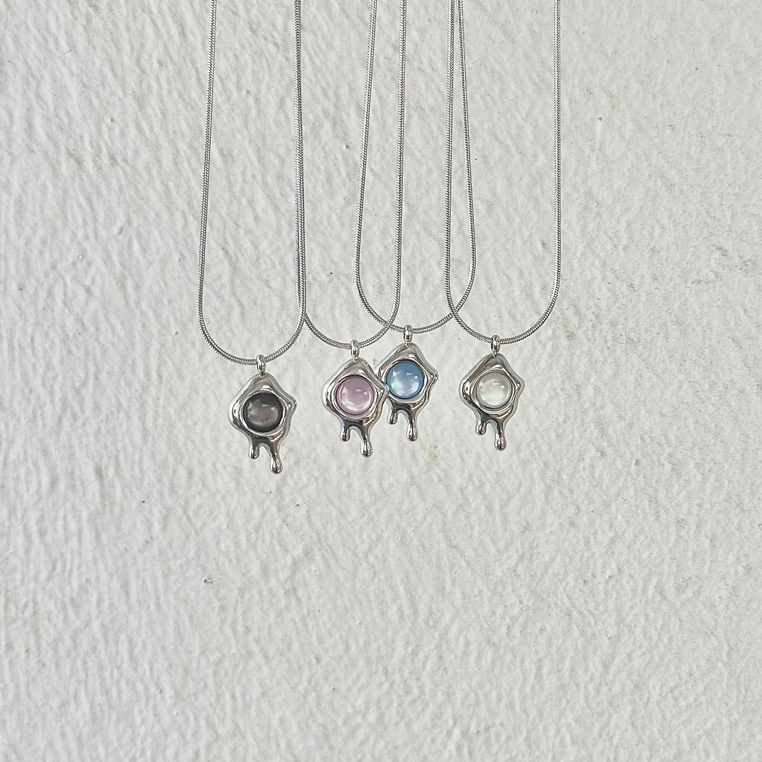 Astra Conch Shell Necklace