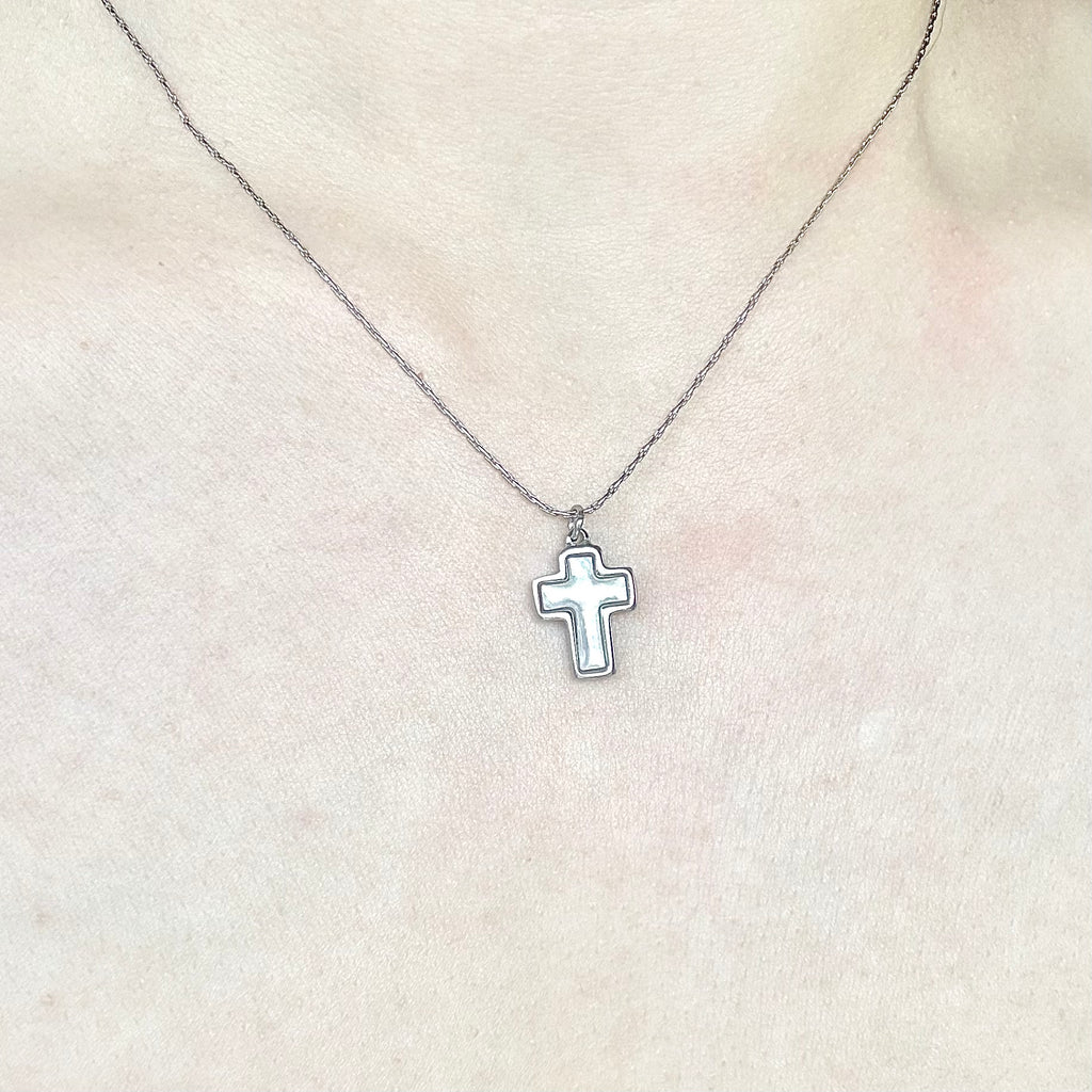 Halo Cross White Conch Necklace
