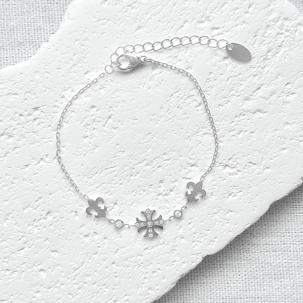 Dainty Cross Link Bracelet