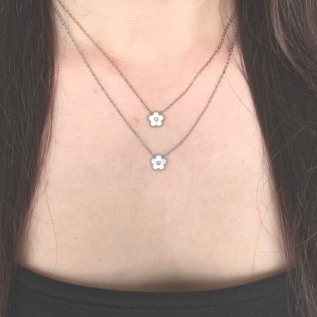 Floralis Mother of Pearl Necklace