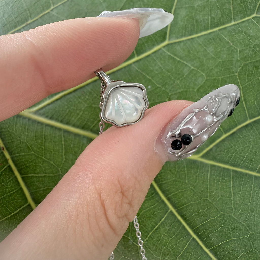 Oceana White Conch Shell Necklace